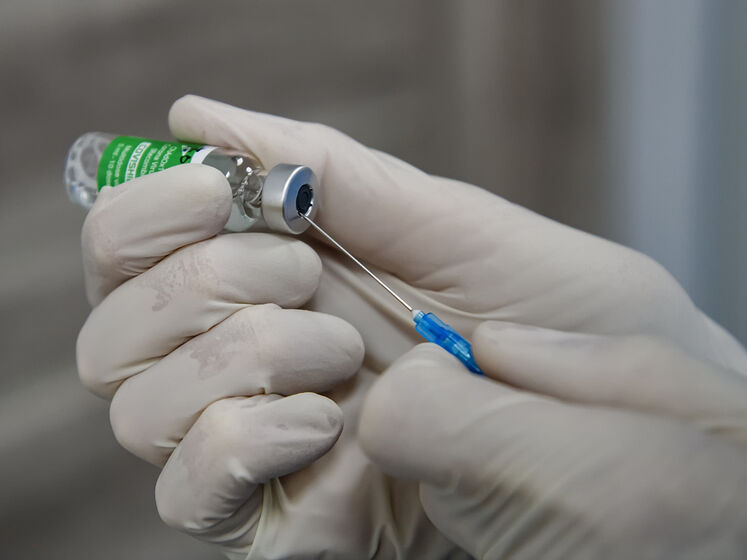 За прошедшую неделю в Украине сделали больше COVID-прививок, чем за весь июнь