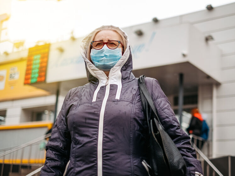 В Украине за сутки от коронавируса умерло 700 человек