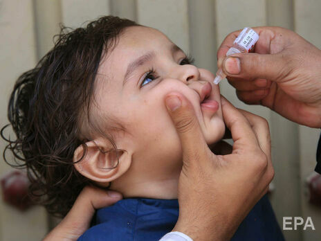 На Закарпатті підтвердили поліомієліт у 12-річної дівчинки, яка не була вакцинованою. У неї паралізувало ногу