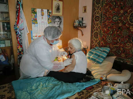 У жовтні в Україні зробили понад 4,9 млн щеплень проти COVID-19. Це місячний рекорд – МОЗ