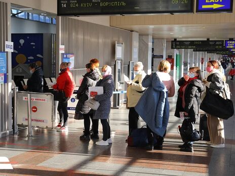 На вокзалах Украины прививки от коронавируса получили 30 тыс. человек