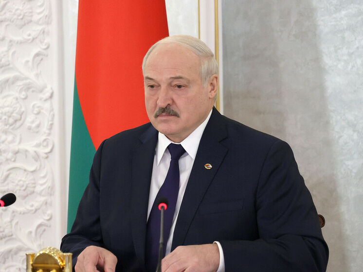 "Обещал-обещал, но уехал один и меня не пригласил". Лукашенко пожаловался, что Путин не взял его в Крым