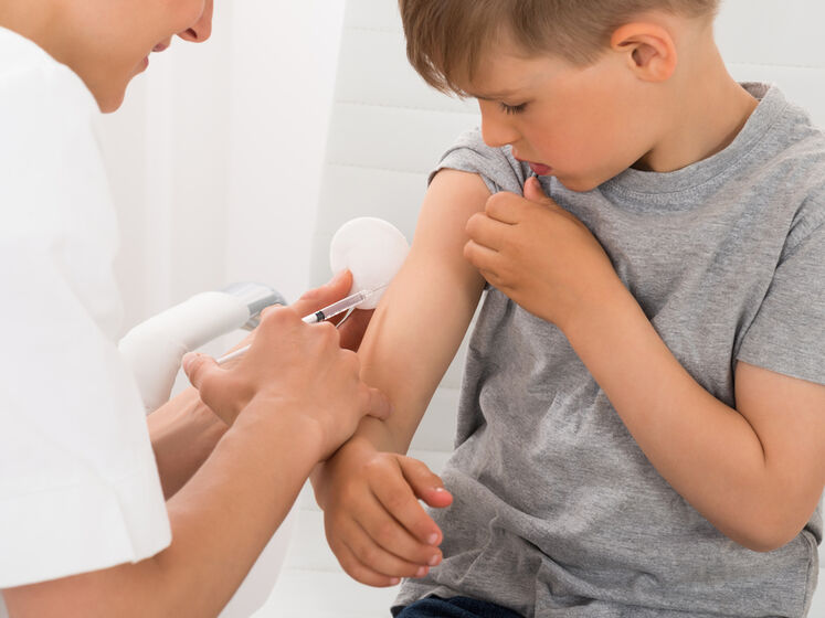 У Нью-Йорку батькам вакцинованих проти коронавірусу школярів виплатять по $100