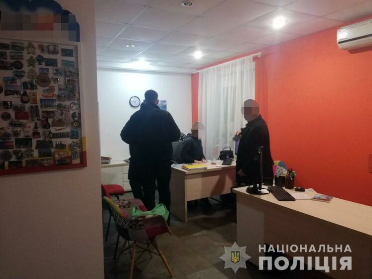 В Бердянске полиция разоблачила продажу сотрудниками турагентства поддельных ПЦР-тестов на COVID-19 