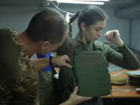 В Нацгвардии Украины тестируют бронежилеты для женщин-военнослужащих