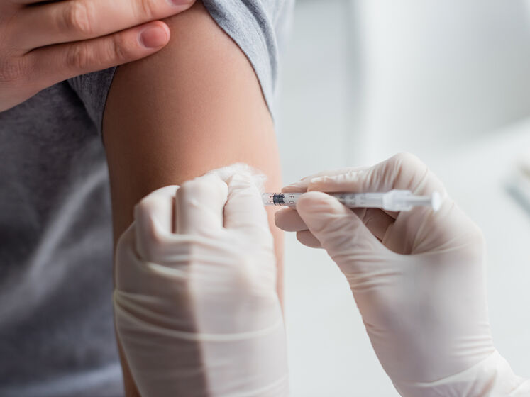 Больше половины украинцев утверждают, что привились от коронавируса хотя бы одной дозой вакцины – опрос