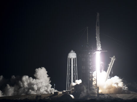 Ракета SpaceX Falcon 9 вывела на орбиту Земли космический корабль Crew Dragon