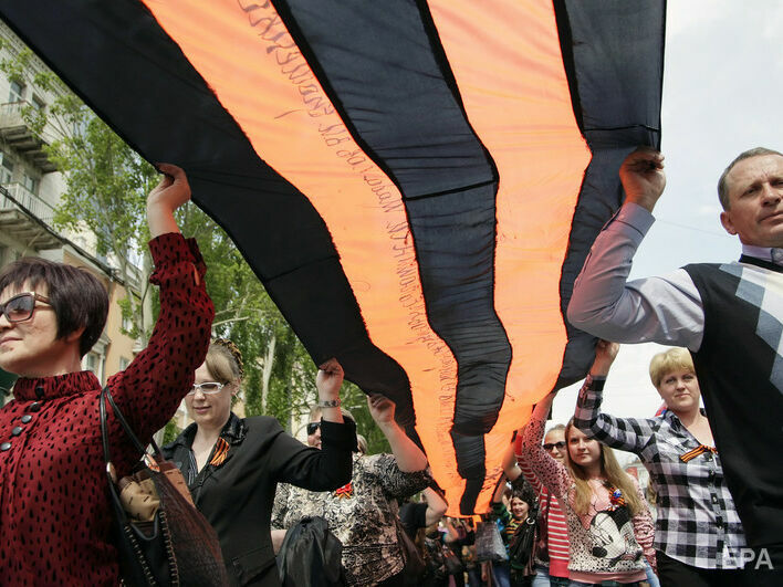 В Латвии парламент запретил публично демонстрировать георгиевскую ленту