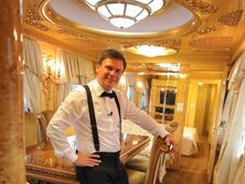 Комаров показал украинский вагон премиум-класса, проезд в котором стоит 24 тыс. грн