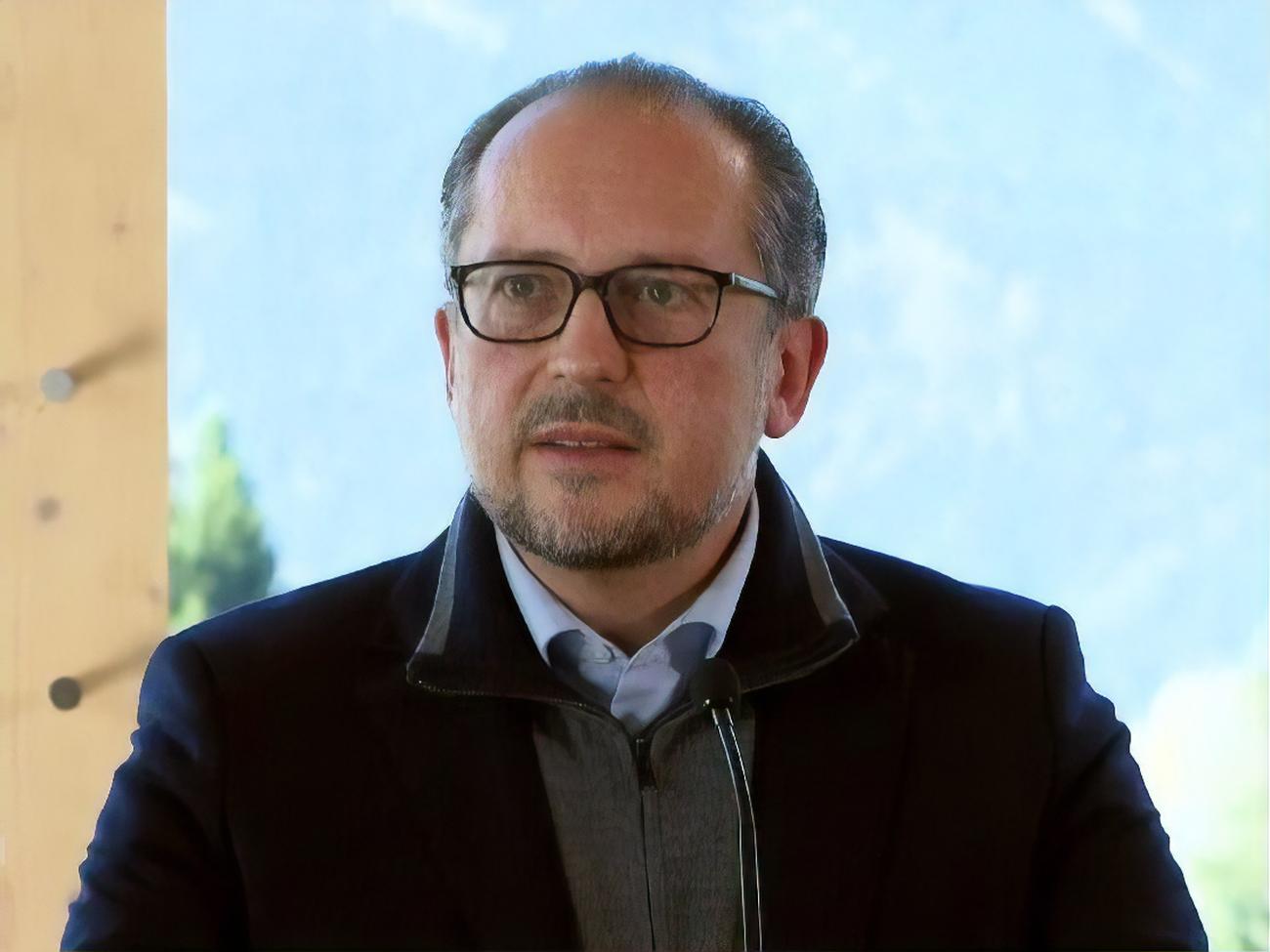 В Австрии введут локдаун для непривитых