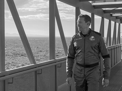 Космічний турист, який побував у космосі на кораблі Blue Origin, загинув в авіакатастрофі