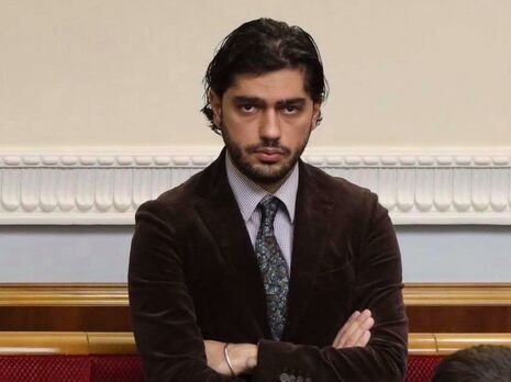 ЗМІ опублікували протокол допиту Лероса, де той нібито говорить про страпони та гомосексуальність Єрмака. У ДБР протокол назвали фейком