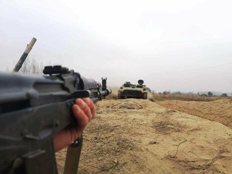 Боевики восемь раз открывали огонь на Донбассе. Двое военных ВСУ подорвались, еще один получил огнестрельное ранение