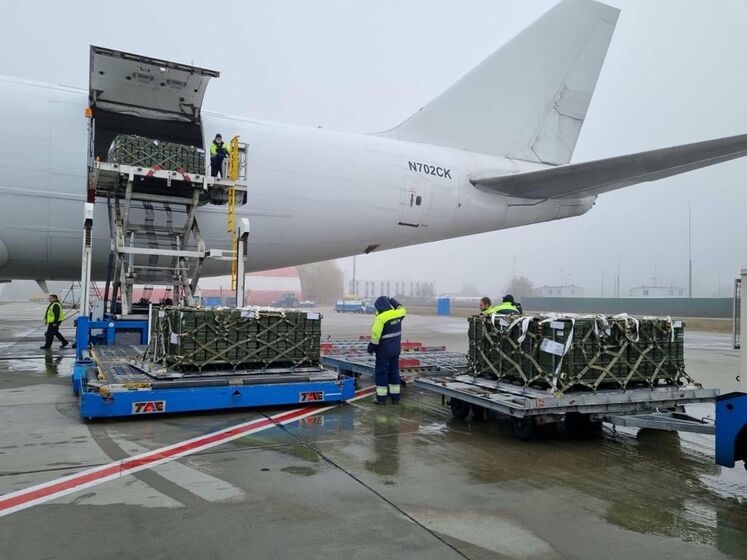 Около 80 тыс. кг боеприпасов. В Украину доставили четвертую партию военной помощи США
