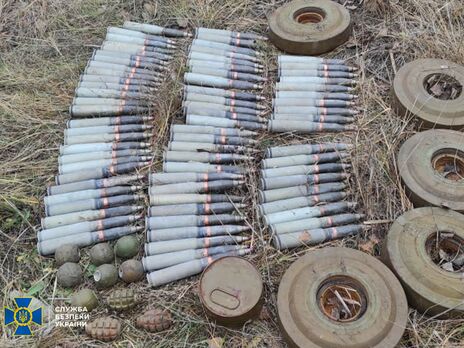 Снаряды, противотанковые мины и почти 40 кг тротила. СБУ нашла тайник боевиков в Луганской области