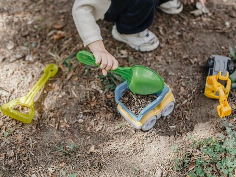 В Полтавском облсовете сообщили, что в одном из детсадов региона ребенку замотали руки и ноги и заклеили рот. В полиции отреагировали