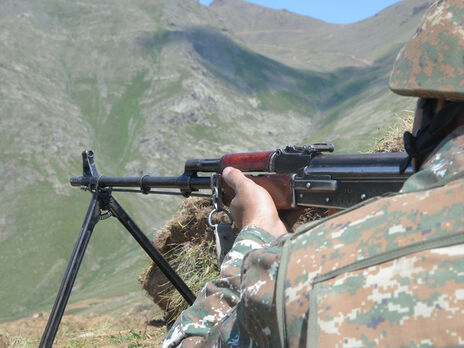 Загострення на кордоні Вірменії та Азербайджану. У Єревані заявляють про загиблих та захоплених у полон військових, у Баку повідомили про поранених