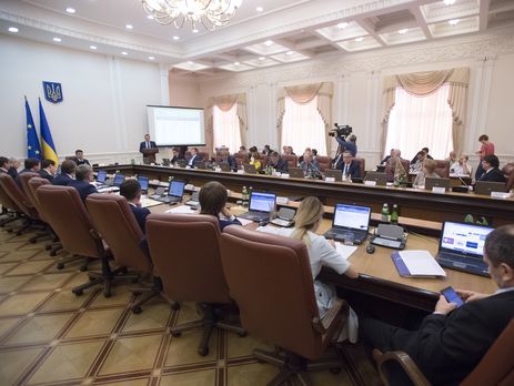 Кабмин повысил в Украине минимальные цены на алкоголь