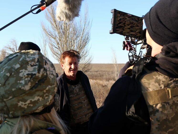 Шон Пенн планирует снять документальный фильм об Украине, кинорежиссер встретился с украинскими военными в зоне ООС