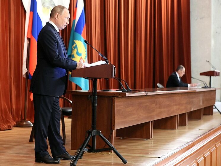 Путин рассказал о разрушении Западом "уникальных" отношений с РФ и поручил подольше там сохранять "известное напряжение"