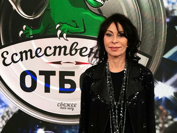 Пострадавшая при пожаре в своей квартире российская певица Хлебникова впала в кому. СМИ сообщают, что в ее крови обнаружен алкоголь