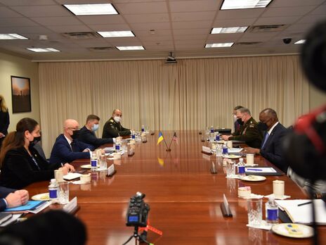 Резніков уперше відвідав США як міністр оборони. Його розмова з главою Пентагону тривала майже три години