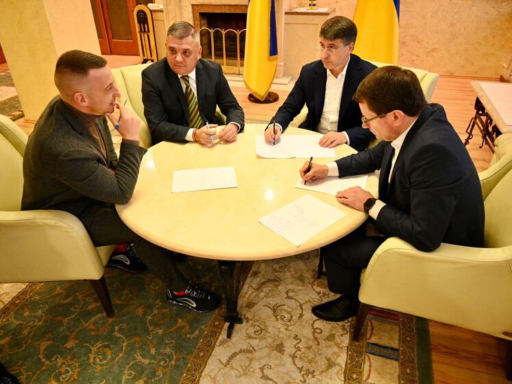 Президент звільнив Полоскова з посади голови Закарпатської облдержадміністрації. Із ним пішло ще троє заступників