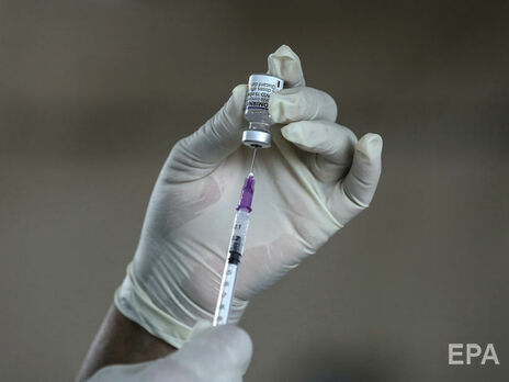 В мире сделали почти 7,7 млрд прививок от COVID-19 – данные Bloomberg