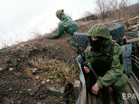 Боевики на Донбассе ранили украинского военного