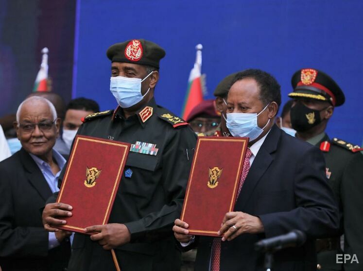Військові, які влаштували в Судані переворот, погодилися звільнити прем'єра
