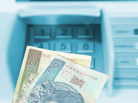 Украинец в Польше нашел больше тысячи евро и сдал в полицию