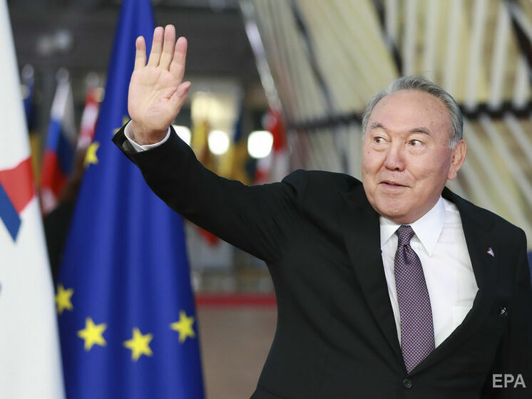 Назарбаев покидает пост, который занимал 22 года, он хочет передать его действующему президенту Казахстана