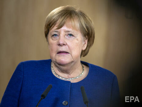 Меркель заявила, что ЕС должен объединиться вокруг вопроса мигрантов у своих границ и вокруг наращивания российских войск у границ с Украиной