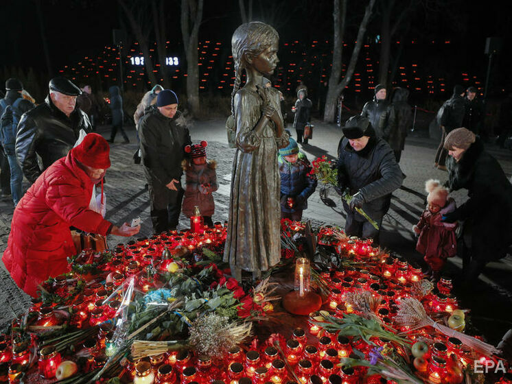 Зеленский подписал указ о мероприятиях к 90-й годовщине Голодомора и призвал зажечь свечу в память об умерших