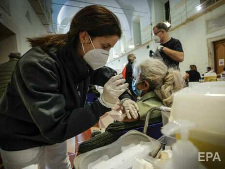 В итальянской коммуне против коронавируса вакцинировали 104% жителей