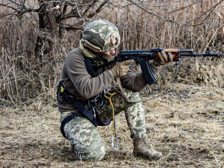 Бойовики на Донбасі поранили українського військовослужбовця – штаб ООС