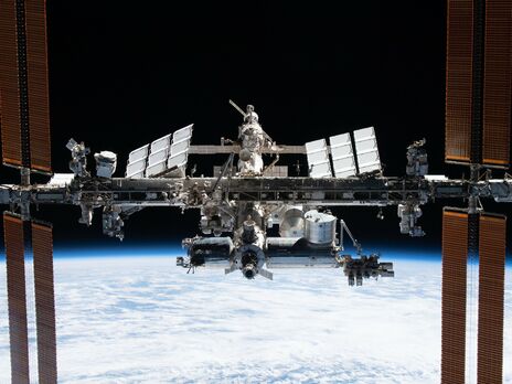 NASA отложило выход астронавтов в космос из МКС из-за космического мусора