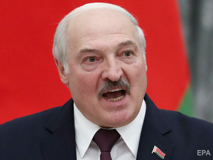 Лукашенко заявив про намір відвідати окупований Крим і сказав, що після "референдуму" півострів став "де-юре російським"