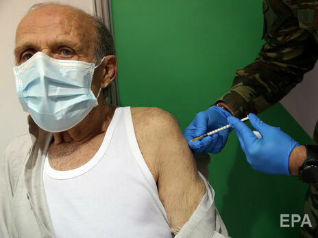 В Греции будут штрафовать невакцинированных от коронавируса граждан старше 60 лет