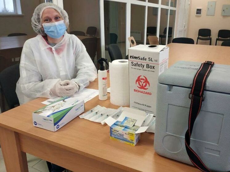 Жителей оккупированного Крыма будут вакцинировать от COVID-19 на КПВВ "Каланчак" и "Чонгар"