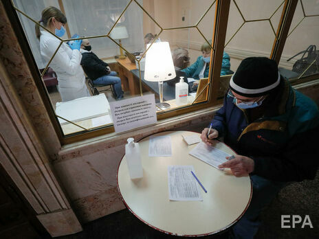 В Украине получили прививку от коронавируса больше 210 тыс. человек за сутки