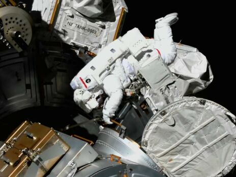 Астронавти пробудуть у відкритому космосі понад шість годин