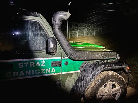 Засліплювали лазерами. Польська поліція показала, як білоруські прикордонники заважали зупинити прорив мігрантів