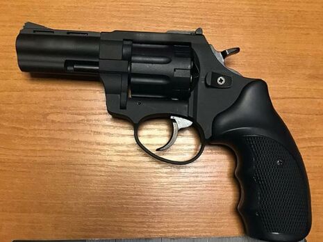 Киянин влаштував стрілянину через неякісний ремонт, поранено 24-річного чоловіка – поліція