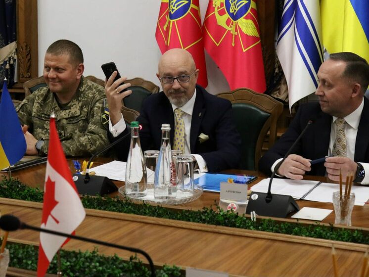 Резніков поговорив із міністеркою оборони та начальником штабу оборони ЗС Канади