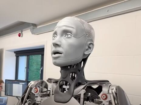 Британская компания создала робота с лицом, способным проявлять эмоции. Видео