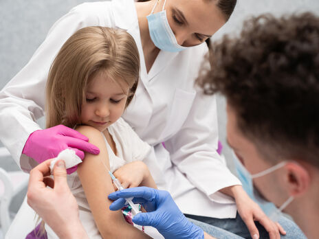 Вакцину детям в возрасте 5 11 лет будут колоть с интервалом не менее трех недель