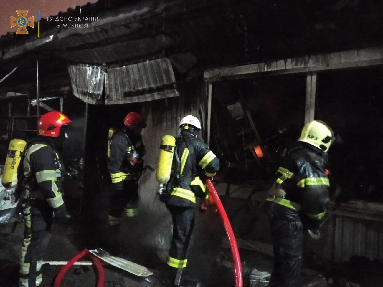 The Obolonsky market was on fire in Kiev.  Rescuers said the fire broke out at several kiosks