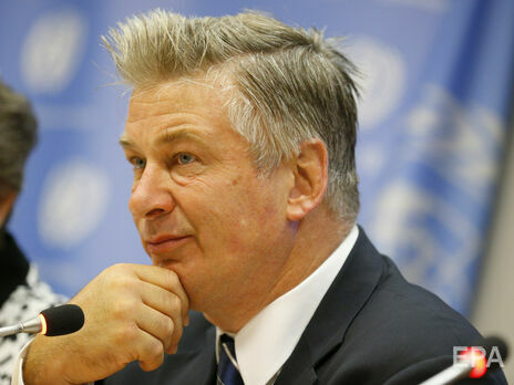 Болдуин удалил страницу в Twitter после интервью об убийстве оператора на съемках 