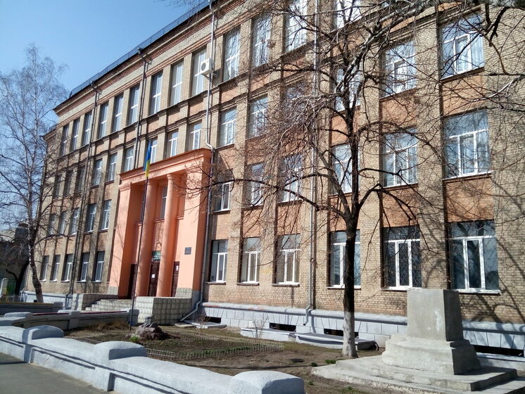 Полиция ищет взрывчатку во всех школах Харькова